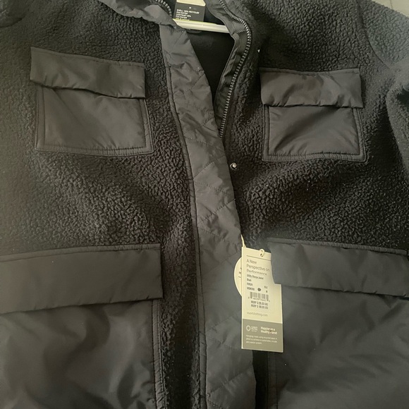 Vuori women utility Sherpa jacket size medium - new with tag - black - Picture 5 of 5